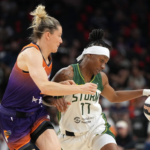 Sky G Courtney Vandersloot (knee) makes early exit vs. Fever